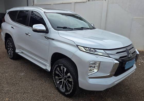 MITSUBISHI PAJERO SPORT 2.4 16V MIVEC TURBO DIESEL HPE-S AWD AUTOMÁTICO MITSUBISHI PAJERO SPORT 2.4 16V MIVEC TURBO DIESEL HPE-S AWD AUTOMÁTICO